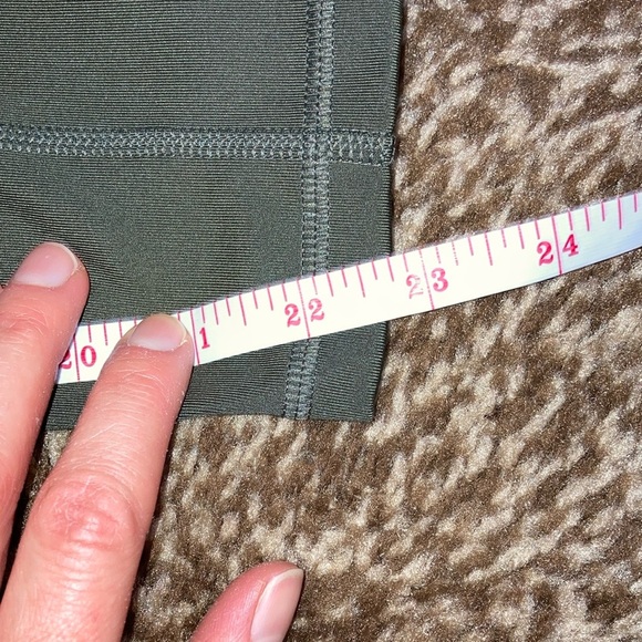 Puma Green Capris for Effortless Style - Picture 11 of 11